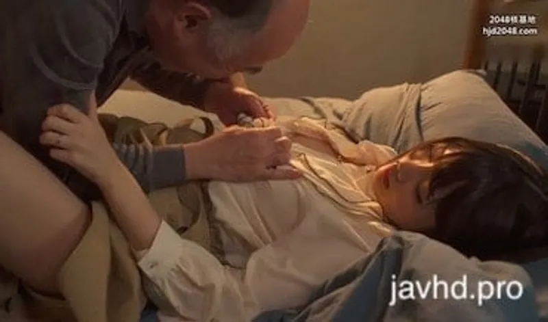 Người chồng đi vắng vợ yêu bị lão già nhà kề bên hiếp suzu harumiya